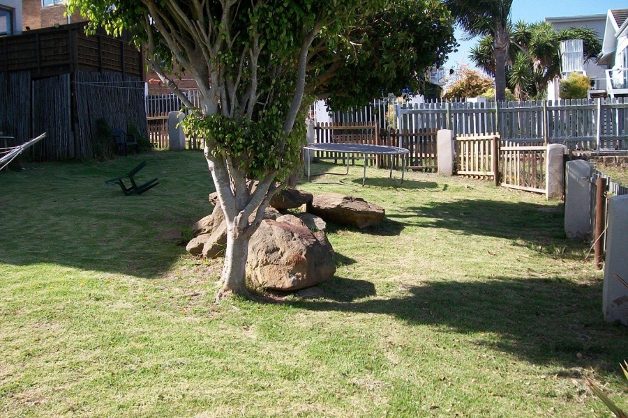 4 Bedroom Property for Sale in Wavecrest Eastern Cape